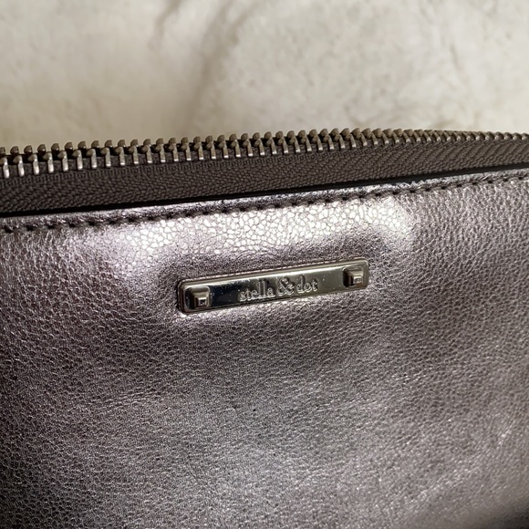 Stella & Dot Pewter Metallic Mercer Zip Wallet - Picture 5 of 6